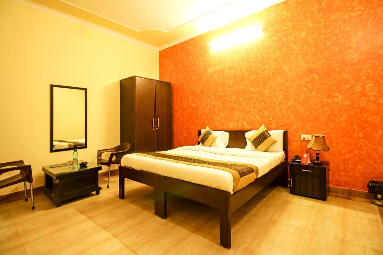 Oyo 8240 Maan Residency Hotel Gurgaon Eksteriør billede