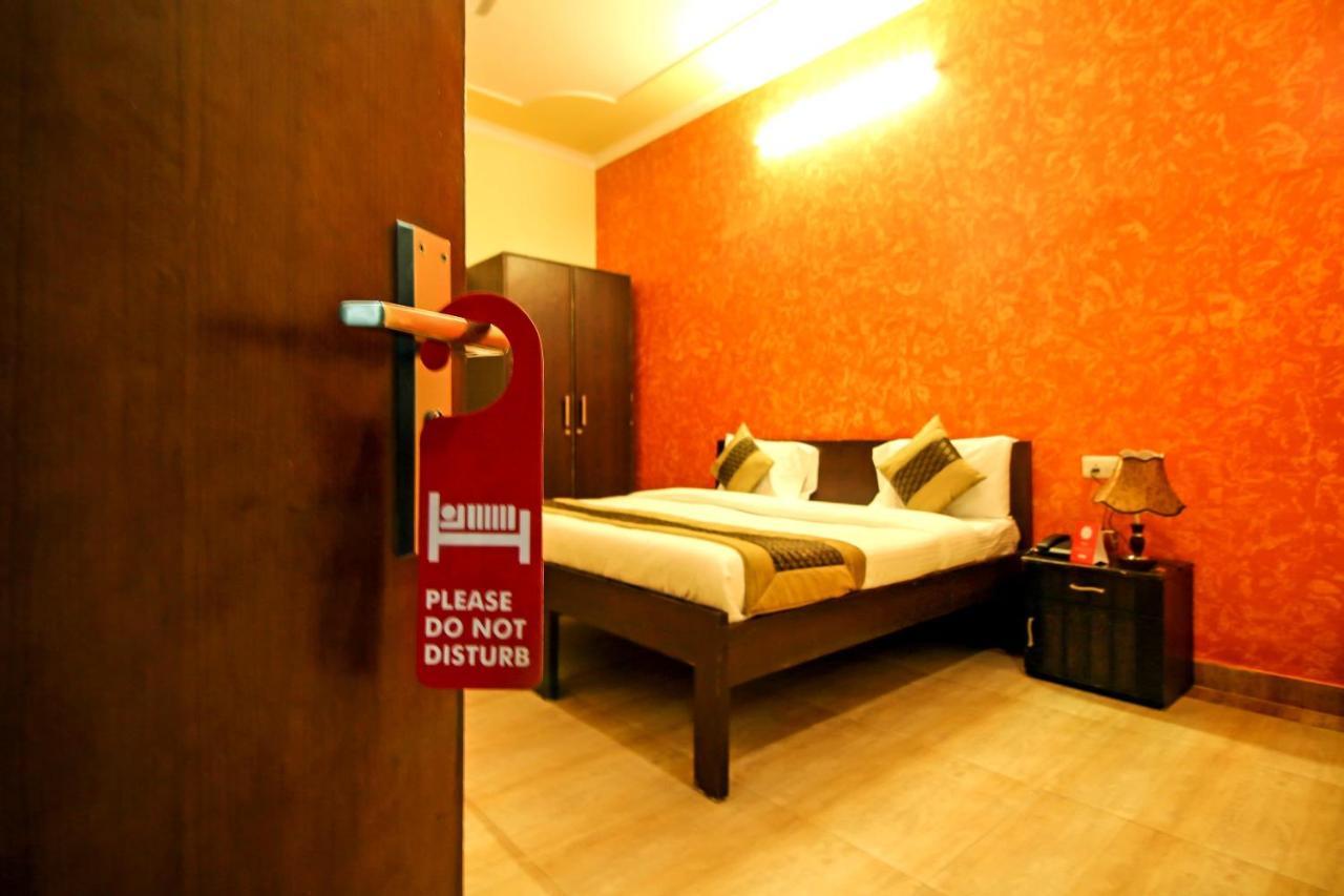 Oyo 8240 Maan Residency Hotel Gurgaon Eksteriør billede